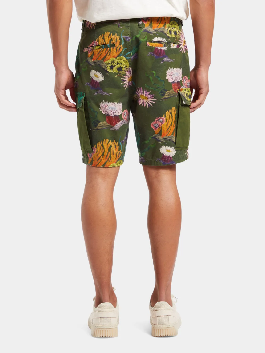 Printed cargo shorts