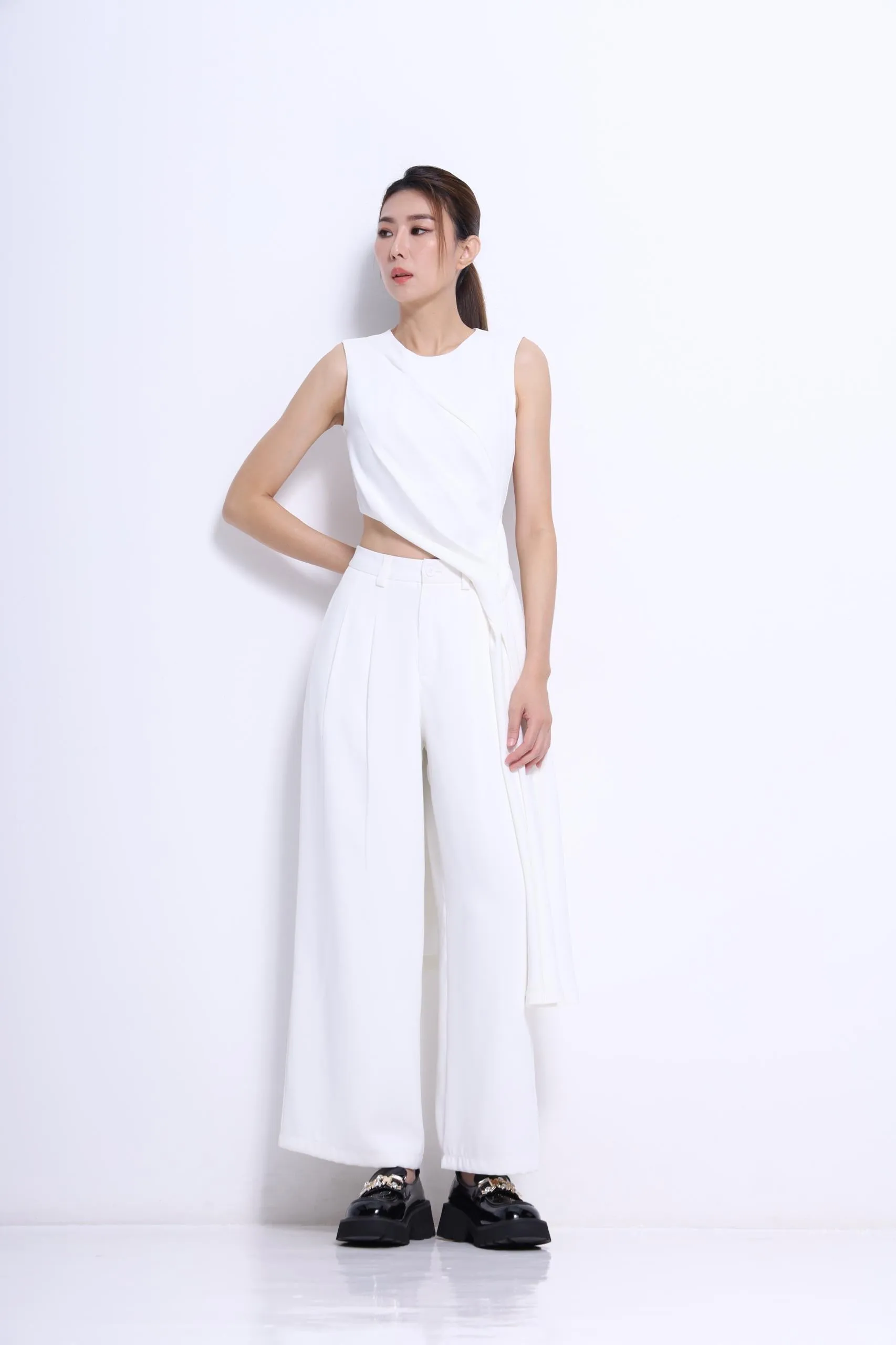 Zia Tailored Wide Legged Pants